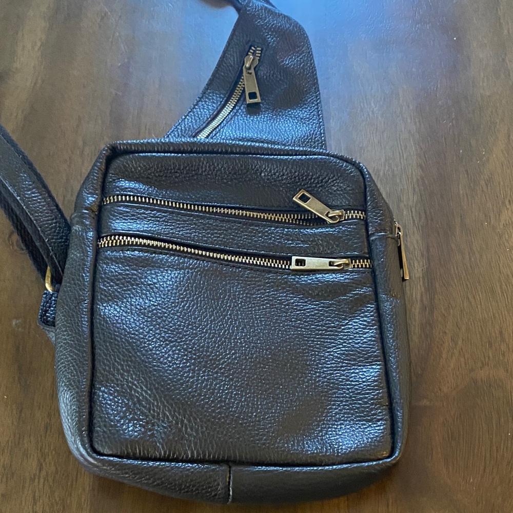 Men's Black Leather Crossbody Sling Bag - Classic Everyday Carry
